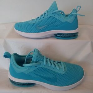 Women's Size 7.5 Nike Air Max